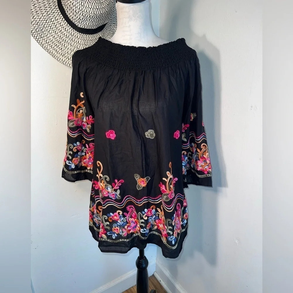 Studio West, M, embroidered tunic with 3 inch smock neckline w/3/4 bell sleeves.